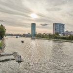 Foto vom Main in Frankfurt uk-cover