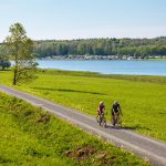 Radfahrende an der Krombachtalsperre uk-cover