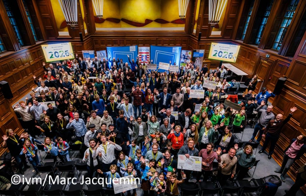 Copyright © Marc Jacquemin | Www.marcjacquemin.com Gemeinschaftsbild bei der Prämierung Schulradeln