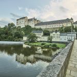 Panoramabild mit Blick auf das Schloss in Weilburg uk-cover